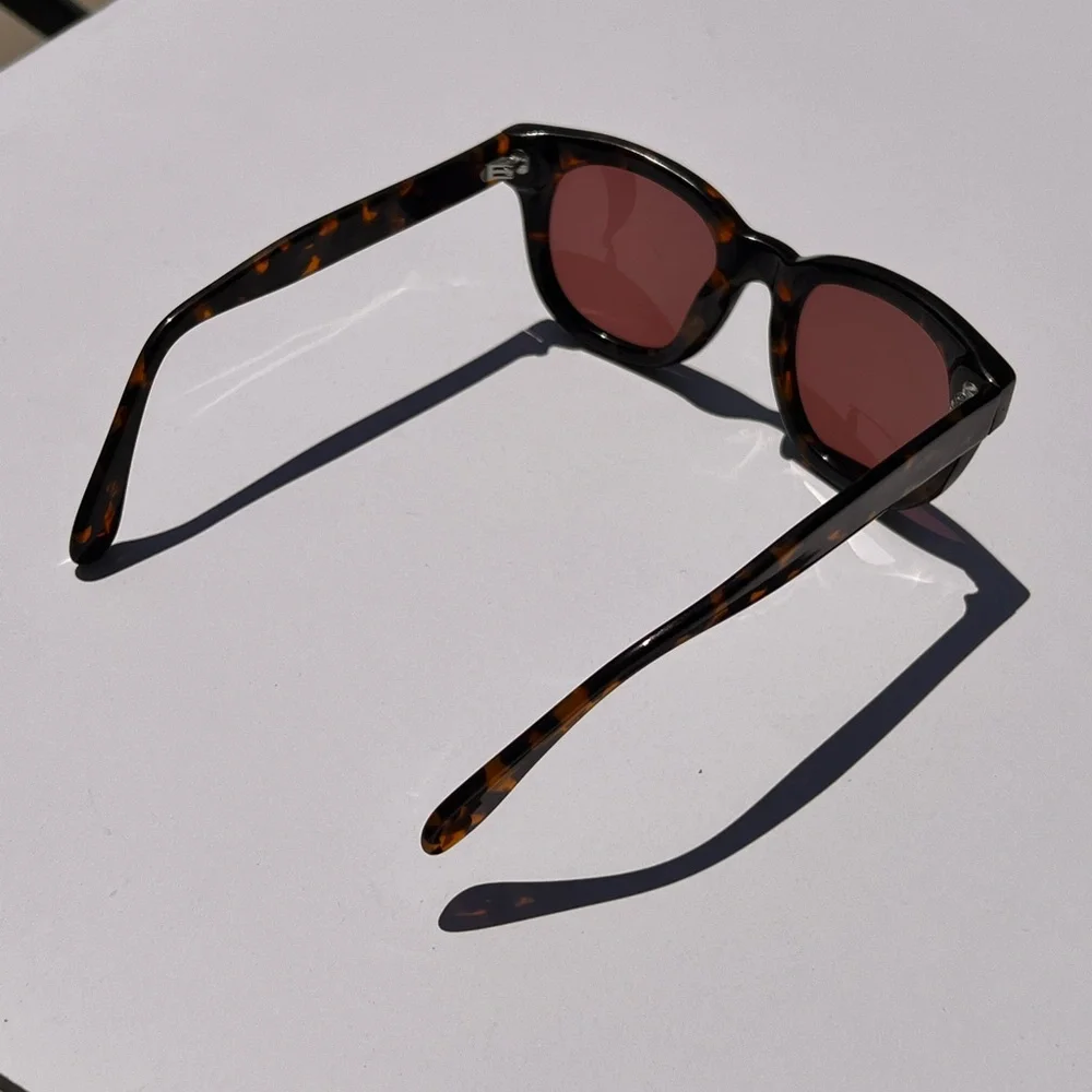 Madewell / Tortoiseshell Women’s Sunglasses with Rose Lenses
